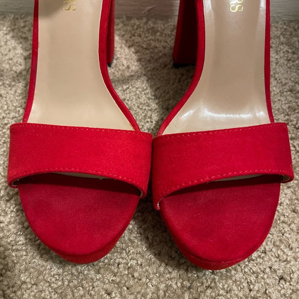 Chic Red Dream Pairs High Heels 👠 - Picture 4 of 9